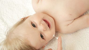 Babyhaut im Winter richtig pflegen - Foto: iStock