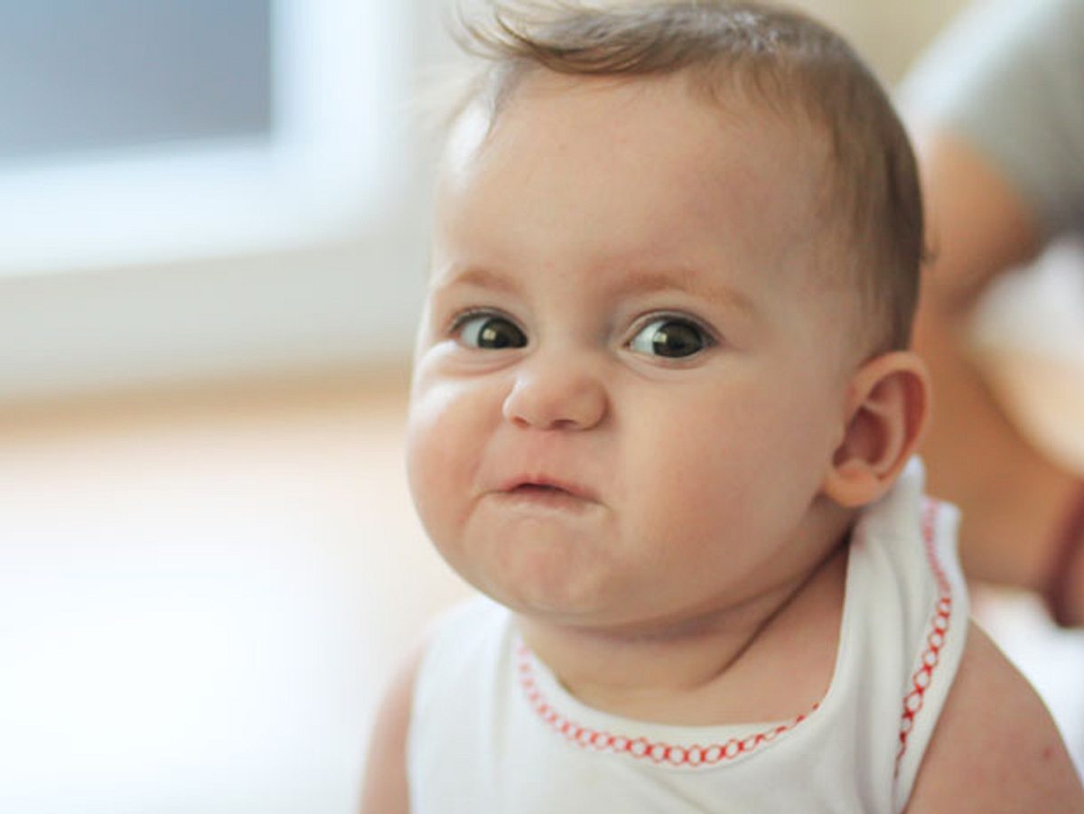 Einen Babynamen zu wählen, kann ganz schön schwer sein, denn viele Vornamen haben Tücken. Mit welchen Namen du deinem Baby keinen Gefallen tust.