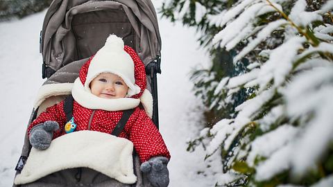 Babys erster Winter - Foto: iStock/encrier