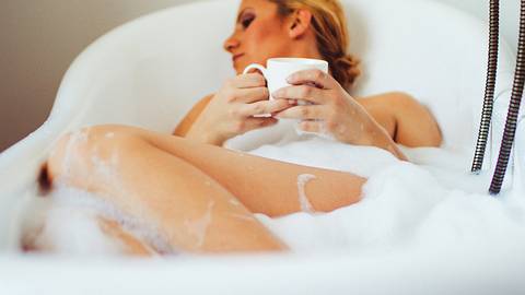 Welcher Badezusatz hilft bei welcher Krankheit? - Foto: iStock