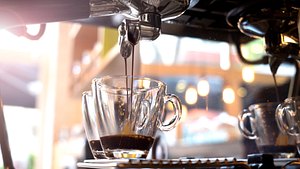 Keimfalle Kaffeemaschine! Hygieneexperten schlagen Alarm - Foto: ersinkisacik/iStock (Symbolbild)