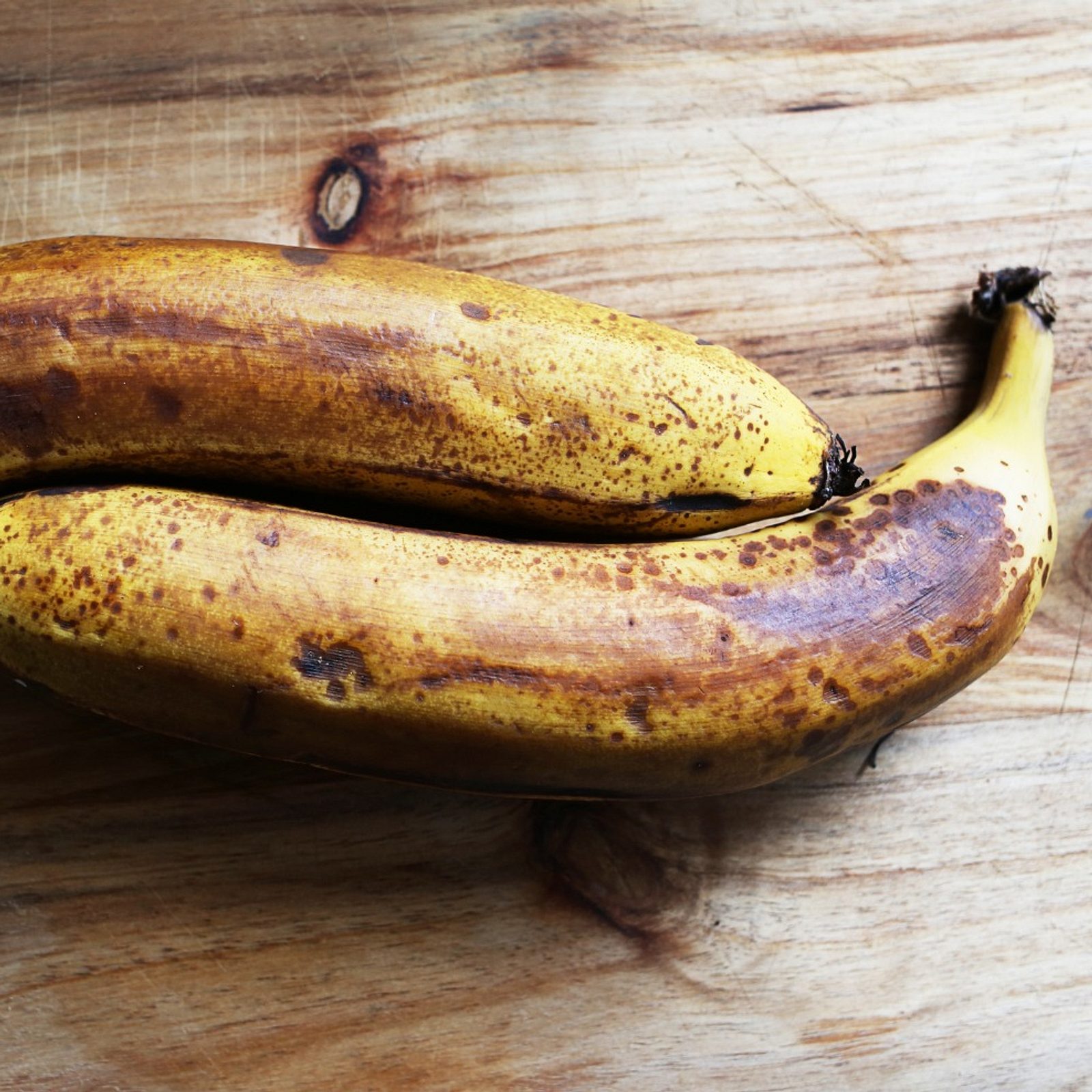 Darum sind reife Bananen mit braunen Flecken so gesund | Wunderweib