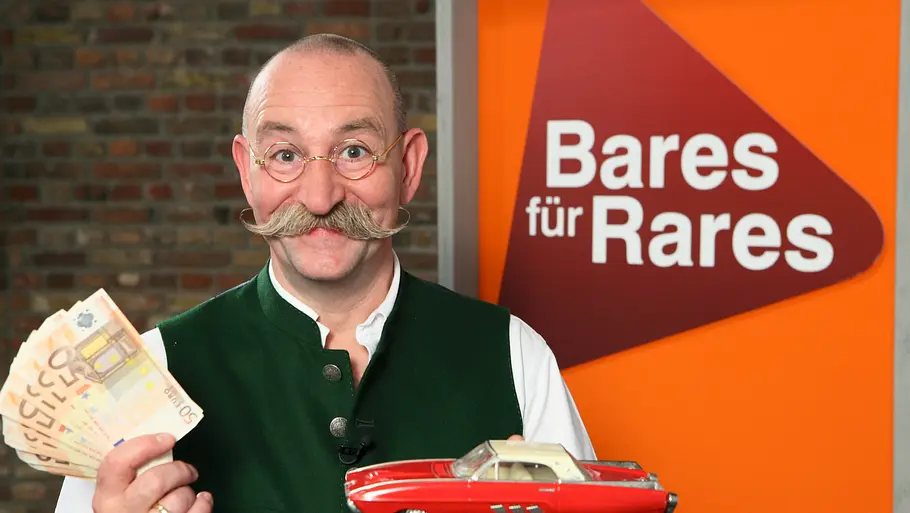 Bares für Rares Horst Lichter in der Kulisse von Bares für Rares