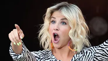 Beatrice Egli - Gemobbt, gehänselt, beleidigt - Jetzt schlägt sie zurück - Foto: imago images/STAR-MEDIA Beatrice Egli - Gemobbt, gehänselt, beleidigt - Jetzt schlägt sie zurück - Foto: imago images/STAR-MEDIA