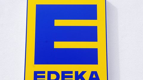 Corona: Berliner Edeka-Filiale geschlossen - weil Kunden sich nicht DARAN halten - Foto: iStock/ChiCasting