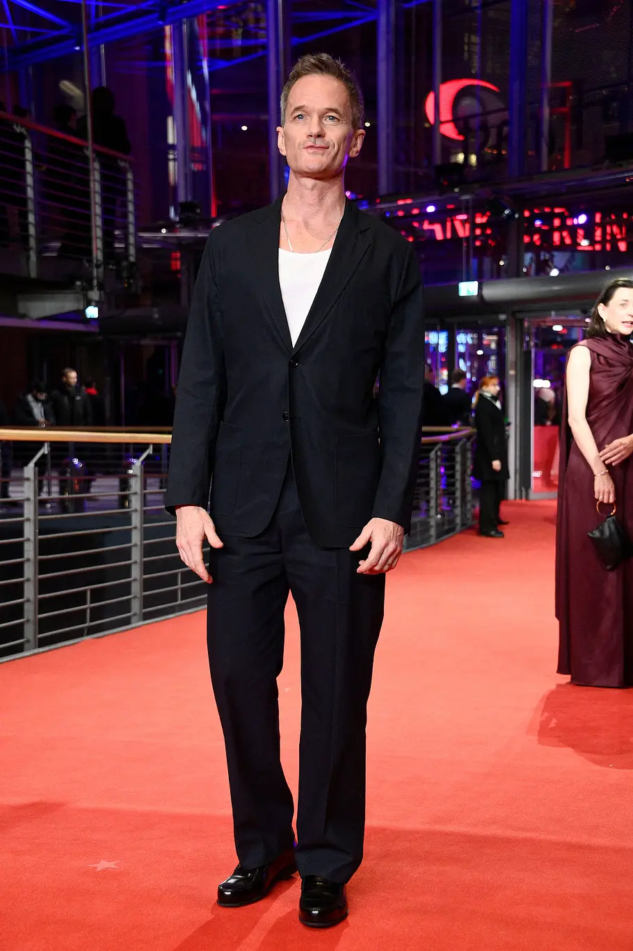 Berlinale 2026: Neil Patrick Harris in einem schwarzen Anzug