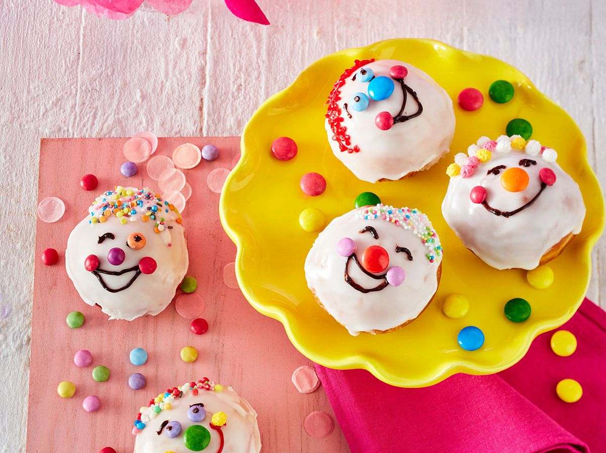 Diese Berliner Pfannkuchen zaubern nicht nur Kindern ein Lächeln ins Gesicht.