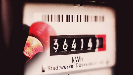 Fieser Betrug mit der Strompreisbremse: Jetzt schlägt die Polizei Alarm! - Foto: IMAGO / aal.photo (Symbolbild)