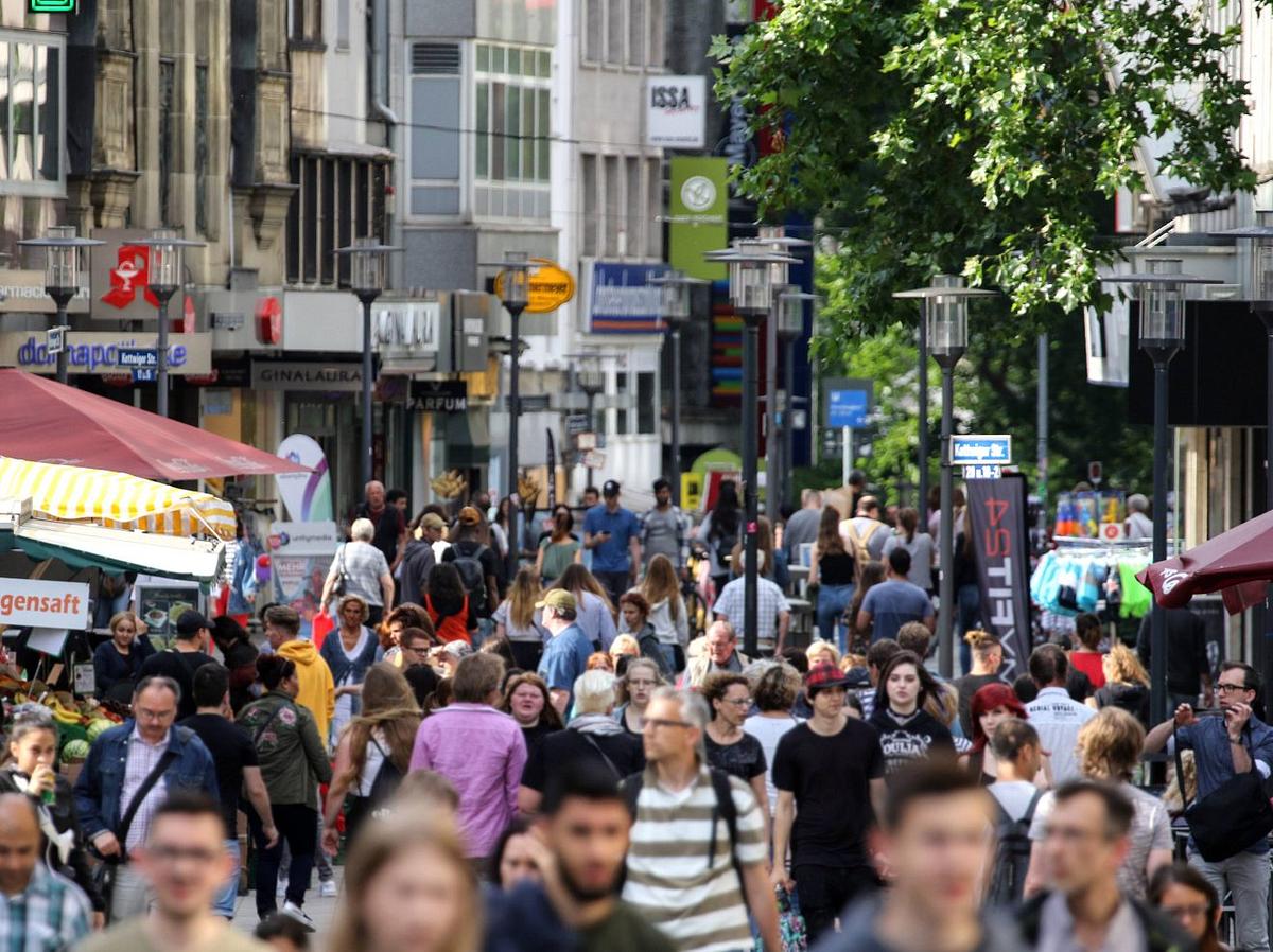 Bevölkerungszahl in Deutschland stagniert erstmals seit 10 Jahren