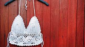 Bikini häkeln: So einfach geht es mit dieser kostenlosen Anleitung - Foto: Doucefleur/iStock