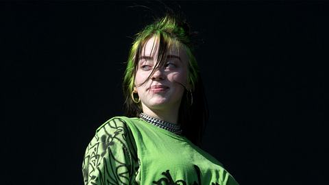 Wir verraten alles über die neue und brandheiße Billie Eilish x Bershka-Kollektion! - Foto: Getty Images