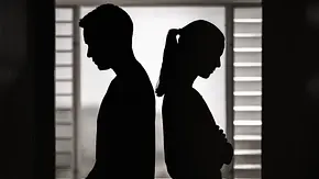 Bindungsangst bei Männern und Frauen: Symptome, Ursachen und wie man als Partner*in damit umgeht - Foto: kieferpix/iStock