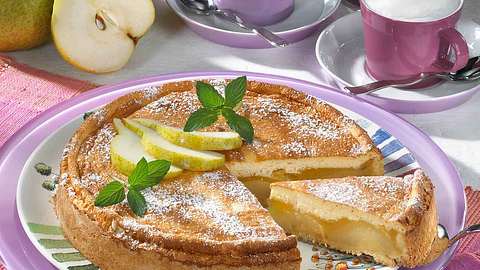 Birnenkuchen mit Pudding: Rezept für Birnen-Fans - Foto: Food & Foto Experts