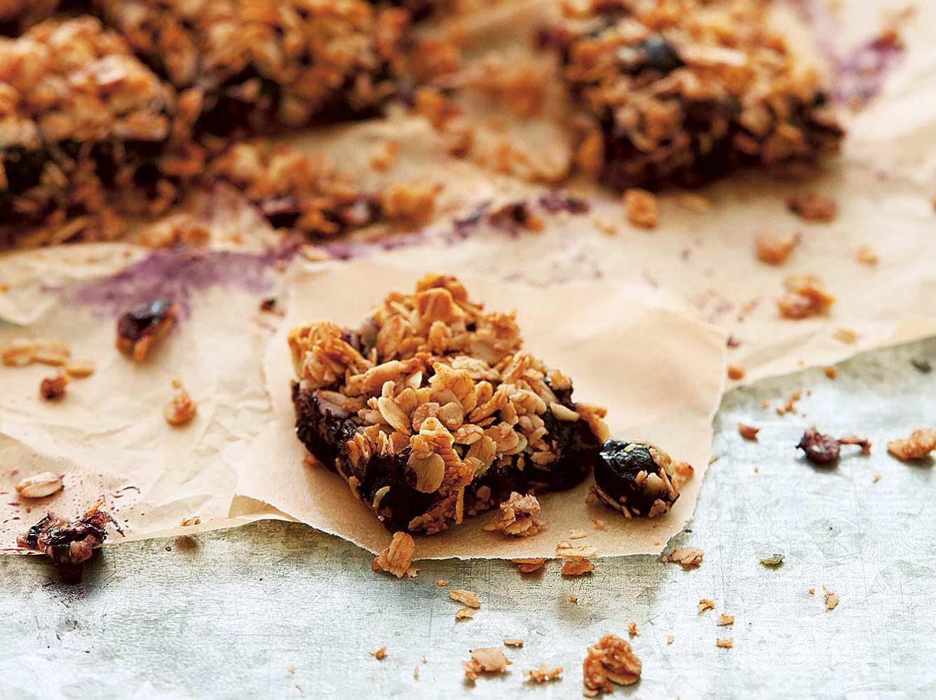 Blaubeer-Streusel-Schnitten: Deliciously Ella mit Freunden Blaubeer-Streusel-Schnitten: Deliciously Ella mit Freunden