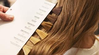 Blondtöne: Das sind die schönsten Nuancen der beliebten Haarfarbe - Foto: Prostock-Studio/iStock