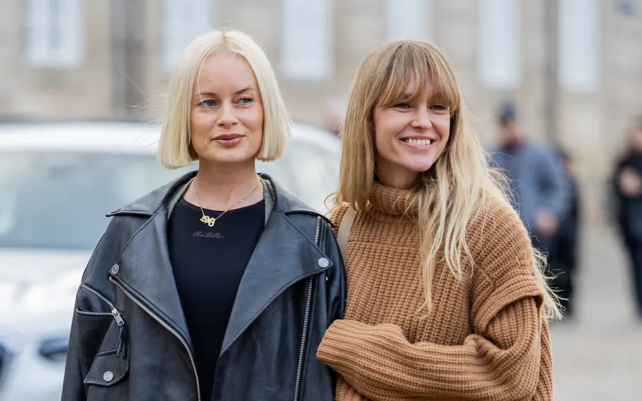 Blunt Bob: Kinnlang und mit Mittelscheitel Der Blunt Bob zeichnet sich durch seine akkurate Schnittkante aus.