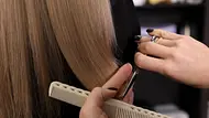Bob-Frisuren für Frauen ab 60 - Foto: iStock/Liudmila Chernetska Bob-Frisuren für Frauen ab 60 - Foto: iStock/Liudmila Chernetska