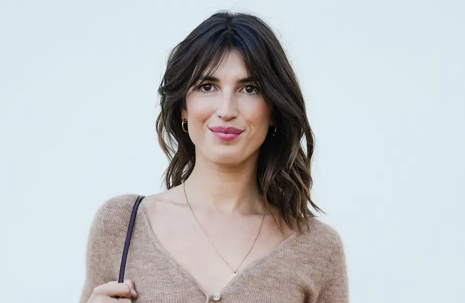 Bob für feine und dünne Haare: Der Long Bob mit Pony Der Long Bob (auch bekannt als LoB) ist unlängst zu einem Klassiker der Bob-Frisuren avanciert.