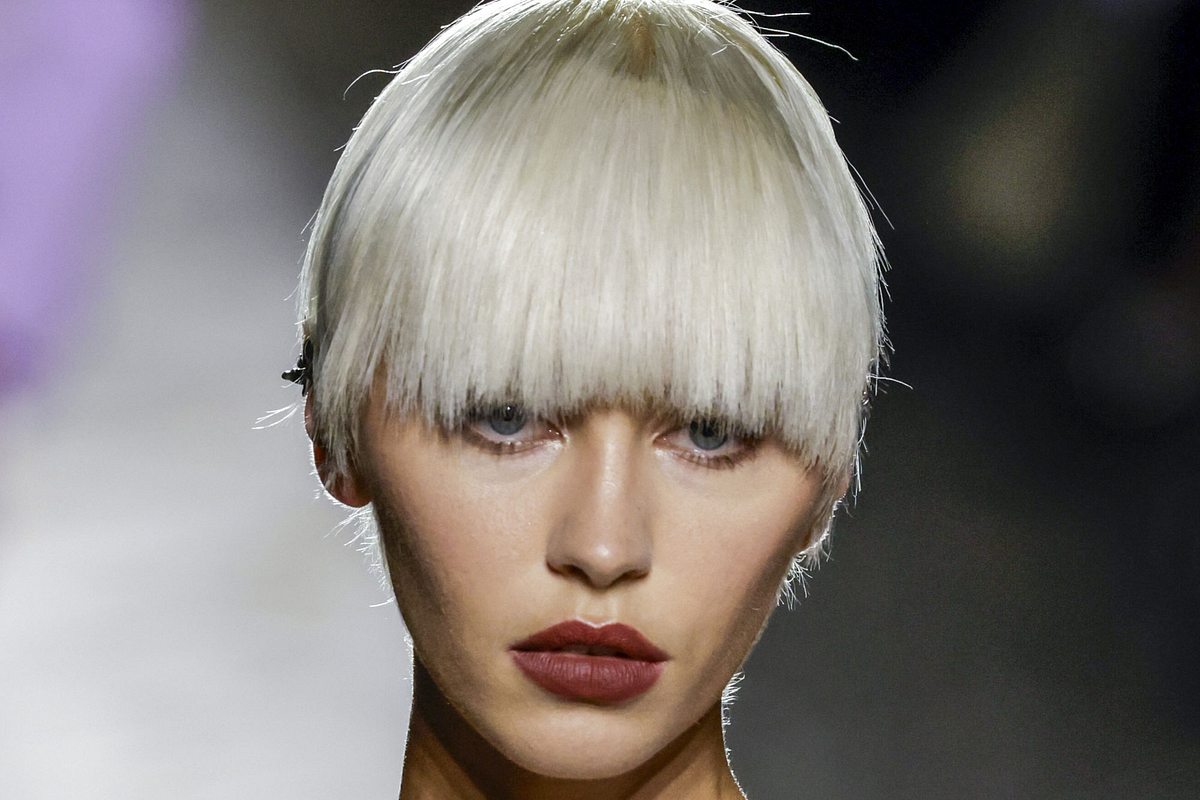 Bold Bangs auf der Mailänder Fashion Week.