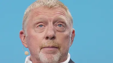 Boris Becker guckt überrascht - Foto: Tristar Media/Getty Images