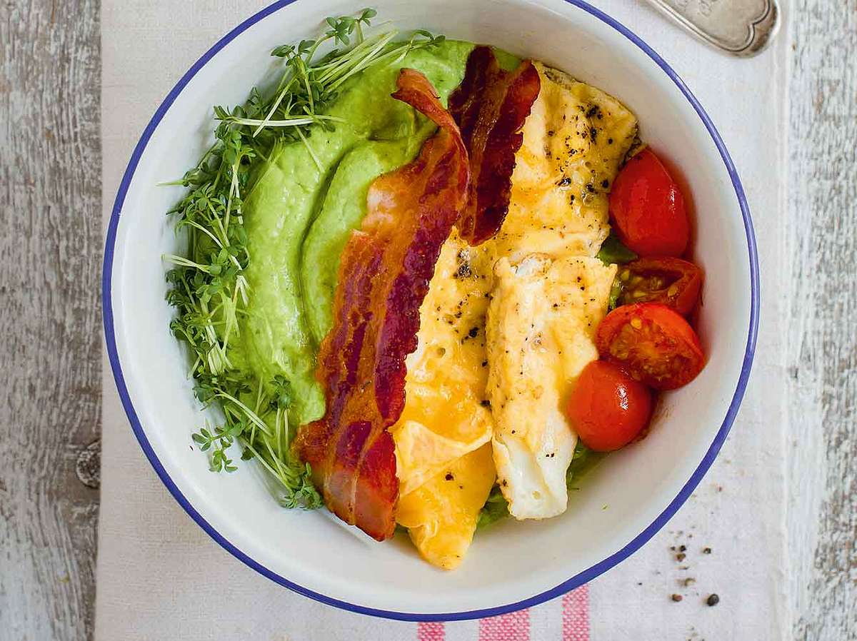 Bowl-Rezepte: Frühstücks-Bowl mit Rührei und Bacon