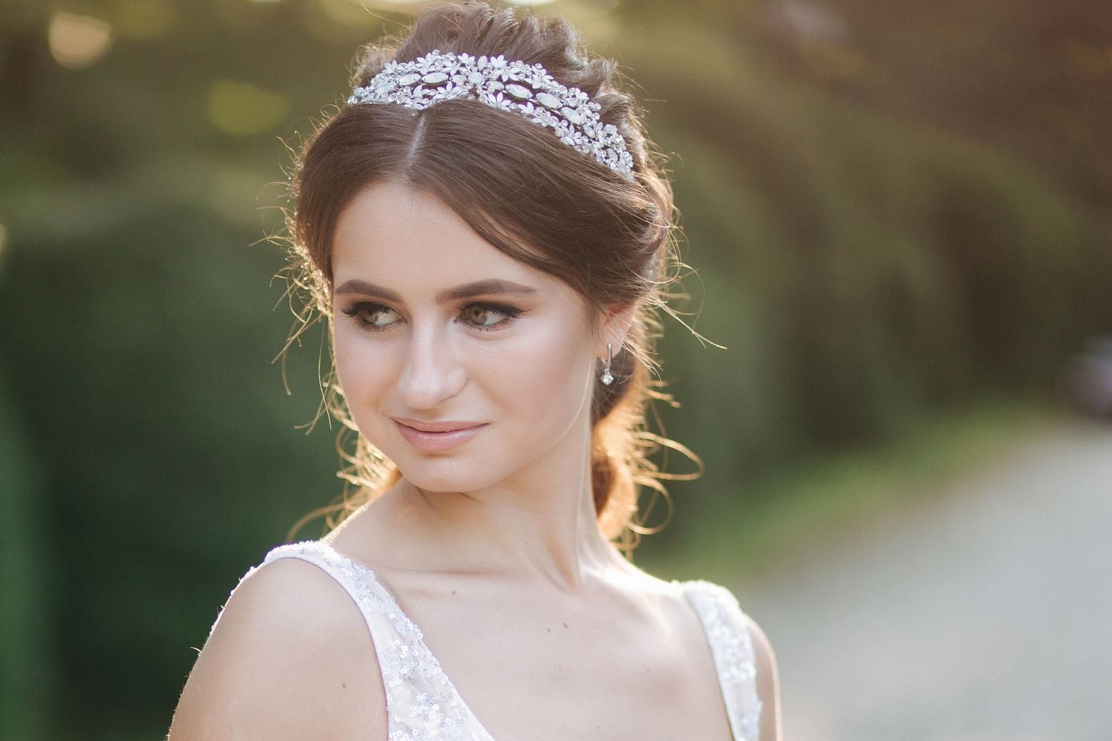 Brautfrisur mit Haarreif: Die schönsten Frisuren-Inspirationen zur ...