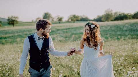 Brautkleid: Für Männer sieht das perfekte Hochzeitskleid so aus - Foto: iStock