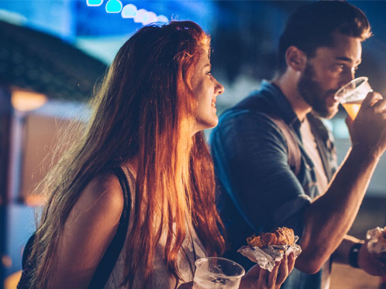 Breadcrumbing ist eine fiese Masche zum Warmhalten beim Dating - besser nicht drauf reinfallen! Breadcrumbing ist eine fiese Masche zum Warmhalten beim Dating - besser nicht drauf reinfallen!
