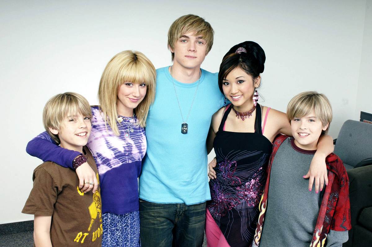 Brenda Song mit dem Hotel Zack and Cody-Cast