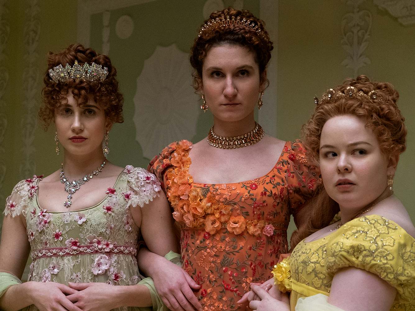 6 Regencycore-Looks aus Bridgerton - wie du den Mode-Trend nachstylen kannst