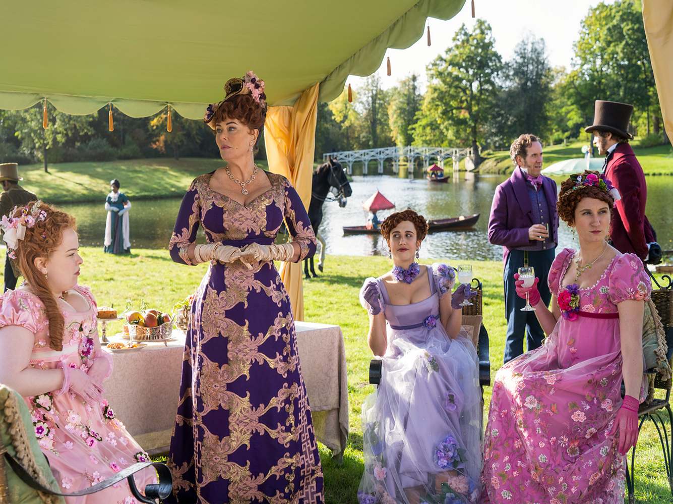 6 Regencycore-Looks aus Bridgerton - wie du den Mode-Trend nachstylen kannst