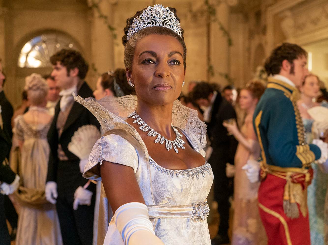 6 Regencycore-Looks aus Bridgerton - wie du den Mode-Trend nachstylen kannst