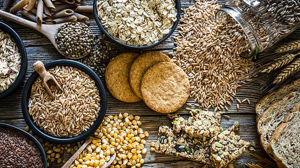 Du kannst Brot ganz ohne Mehl und Hefe backen. - Foto: iStock/fcafotodigital