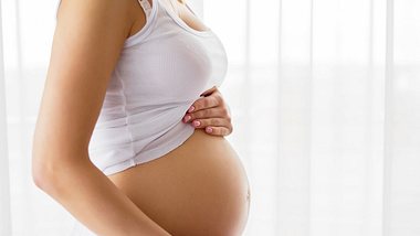 So verändert sich die Brust von der Schwangerschaft bis zum Abstillen - Foto: iStock
