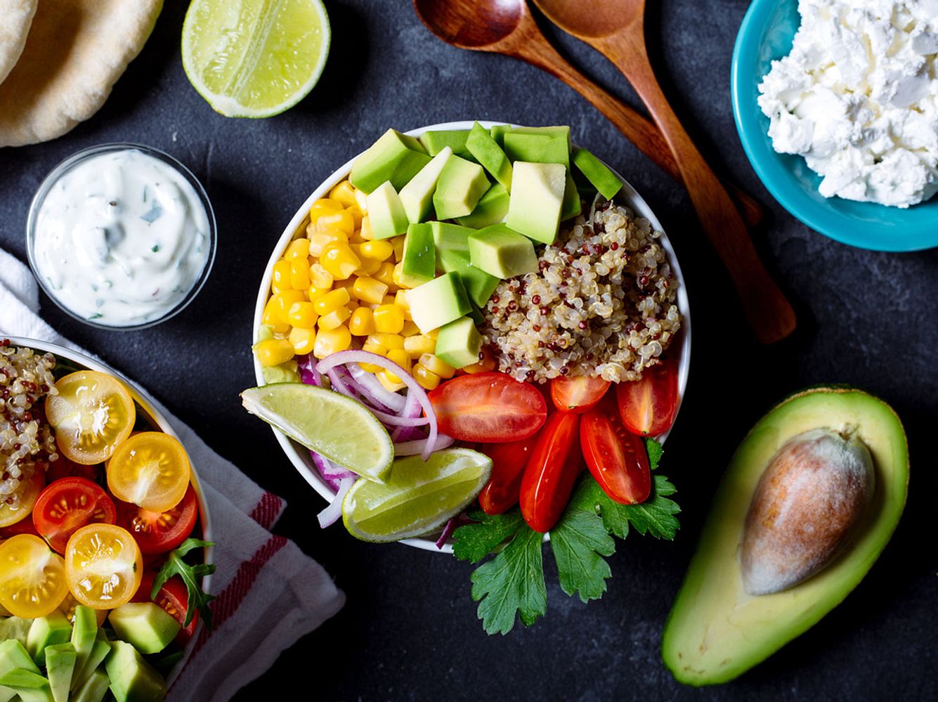 Buddha-Bowls kannst du beliebig mit deinen Lieblingszutaten erweitern! Buddha-Bowls kannst du beliebig mit deinen Lieblingszutaten erweitern!