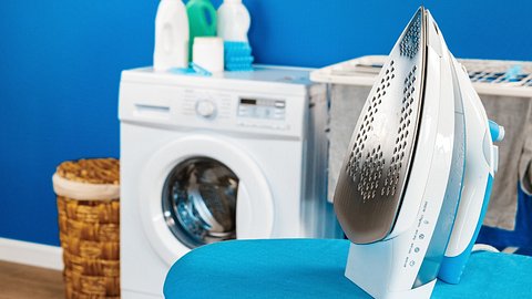 Bügeleisen Reinigen:Mit diesen 3 Hausmitteln klappt´s am besten! - Foto: FabrikaCr/iStock