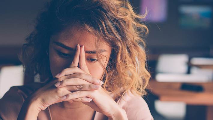 Burnout: Die Psyche mit Acidum phosphoricum stärken - Foto: MangoStar_Studio/iStock