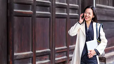 business outfit Damen winter - Foto: iStock/taub_video business outfit Damen winter - Foto: iStock/taub_video