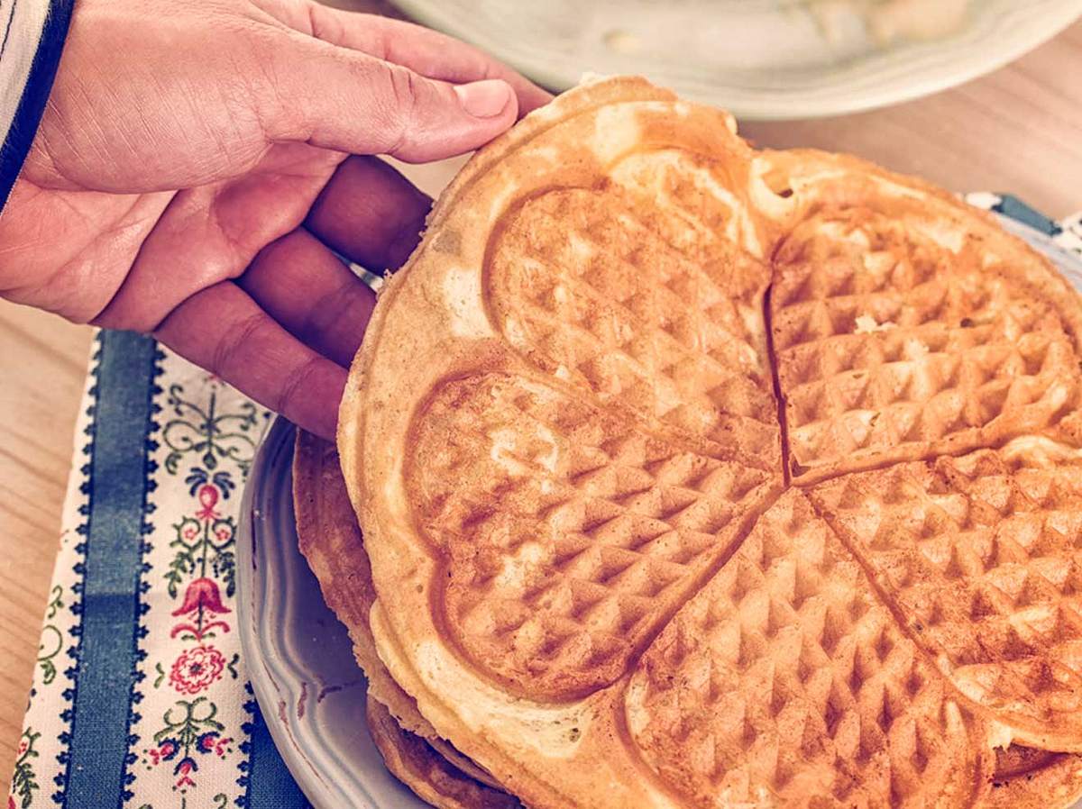 Buttermilchwaffeln Omas Rezept Buttermilchwaffeln aus Omas Backbuch - mit diesem Rezept gelingen sie sofort