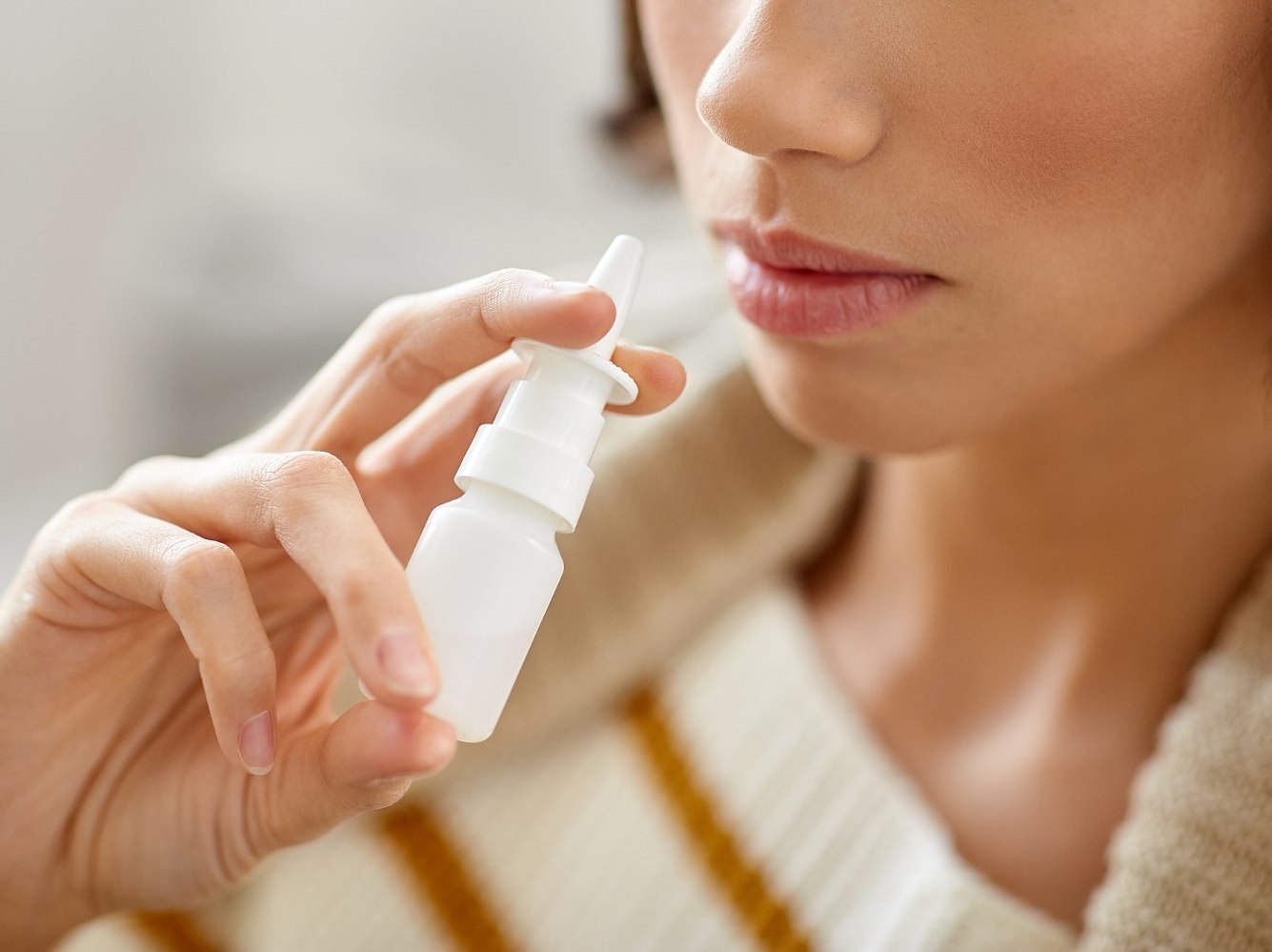 Carragelose-Nasenspray hat einen Wirkstoff aus der Rotalge - und soll gegen Corona schützen (Symboldbild)