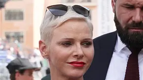 Charlène von Monaco ist traumatisiert. Ein Perverser schickte ihr monatelang abstoßende Mails... - Foto: IMAGO / ZUMA Wire Charlène von Monaco ist traumatisiert. Ein Perverser schickte ihr monatelang abstoßende Mails... - Foto: IMAGO / ZUMA Wire
