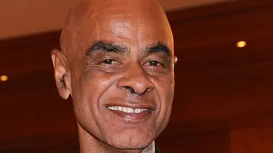 Charles M. Huber hat mit 67 Jahren sein neues Glück gefunden. - Foto: Gisela Schober/Getty Images