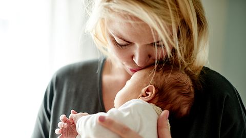 Checkliste Baby - Foto: Mikolette / iStock