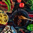 Chili sin Carne kannst du ganz leicht zu Hause nachkochen. - Foto: iStock/invizbk