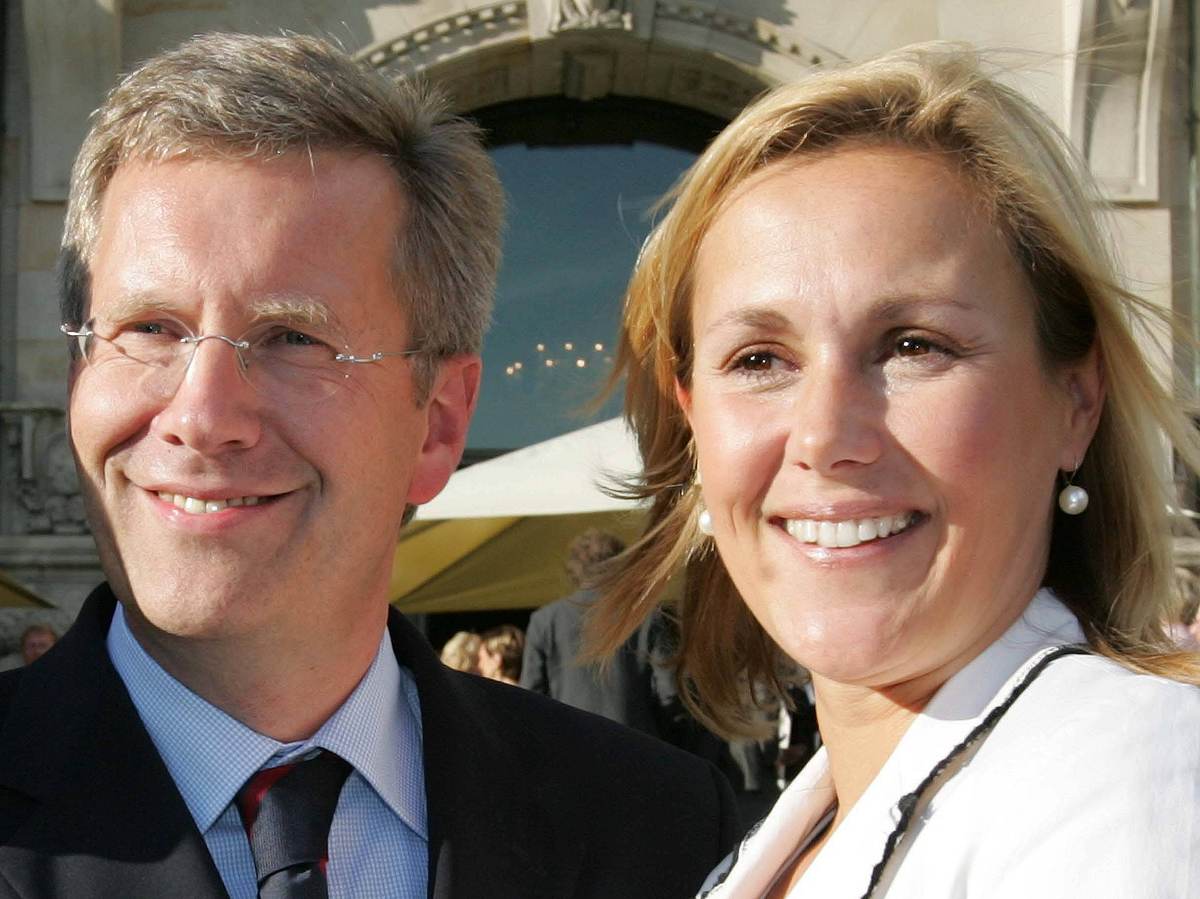 Christian Wulff und Bettina sind nach mehreren Trennungen wieder ein Paar, dennoch sorgen sie für Aufsehen...