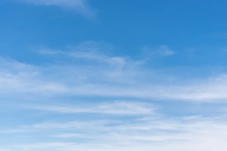 Cirrus - Federwolken auf blauem Himmel