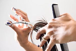 Diese Bob-Frisur steht Frauen über 50 am besten - Foto: iStock/ nimon_t