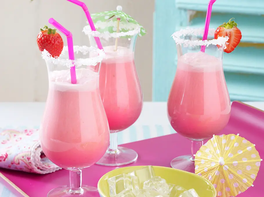 Coconut Dream: Alkoholfreier Cocktail mit Kokosmilch Coconut Dream: Alkoholfreier Cocktail mit Kokosmilch
