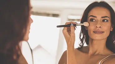 Contouring für Anfänger - Foto: GettyImages/fotostorm Contouring für Anfänger - Foto: GettyImages/fotostorm