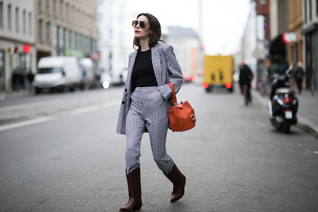 Cowboystiefel bürotauglich kombinieren: So trägst du Office-Outfits mit Westernstiefel Cowboystiefel bürotauglich kombinieren: So trägst du Office-Outfits mit Westernstiefel